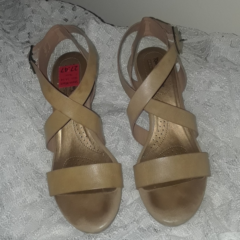 Shoes - Picture 2 of 3